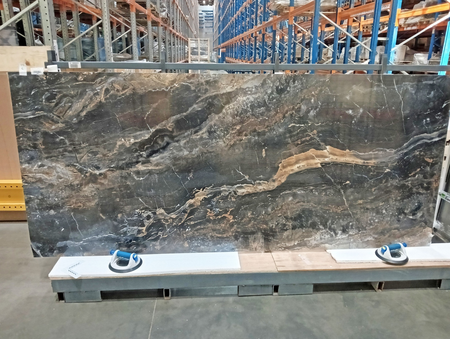 Керамический гранит Lawa Nero Polished 120x278 Скол На Углу C