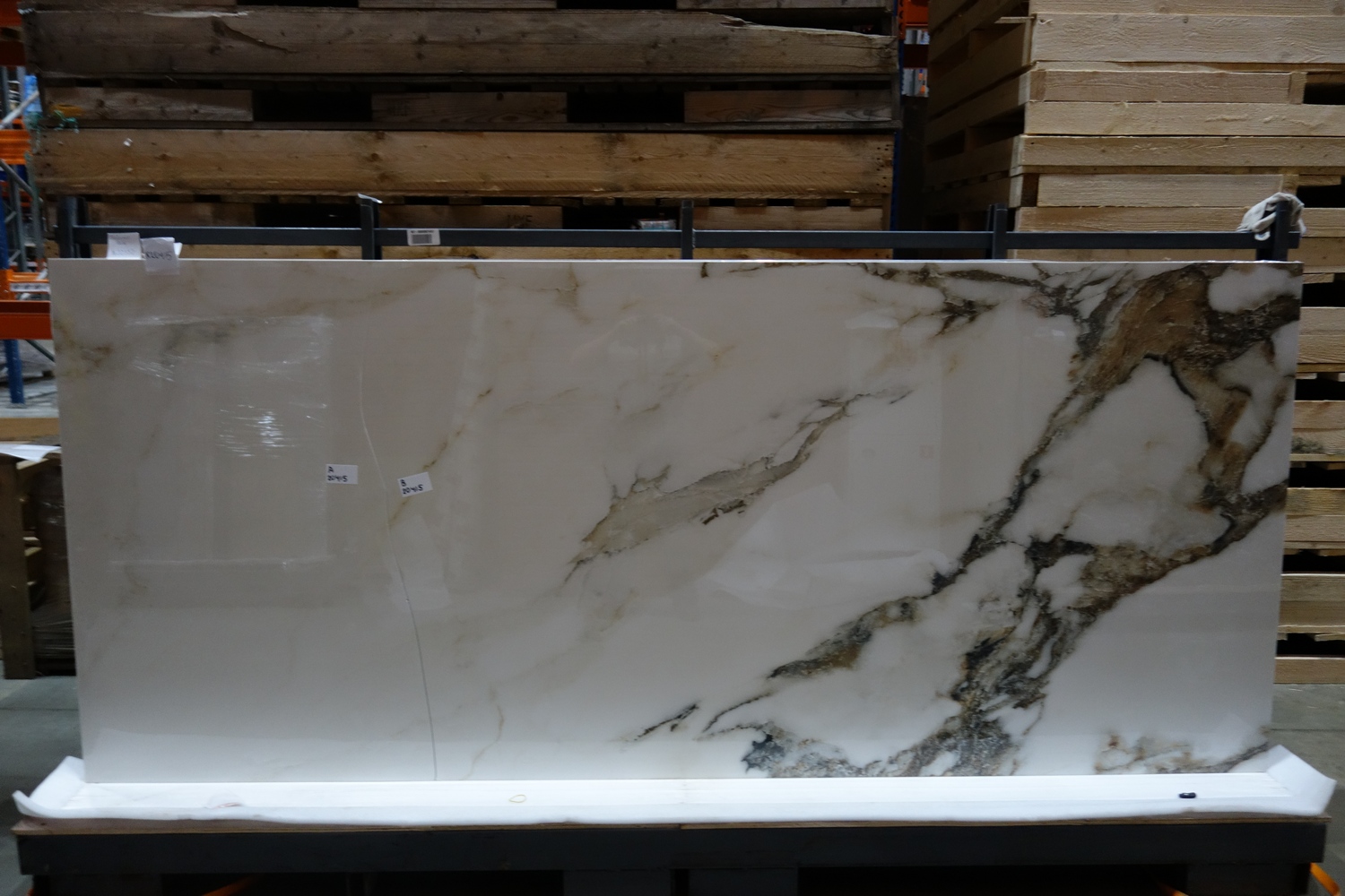 Крупный формат Calacatta Venato Polished 120x278 Большой Скол